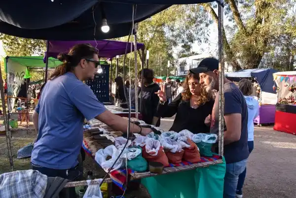 Feriado: este miércoles funcionará la feria de artesanos y emprendedores en Chascomús