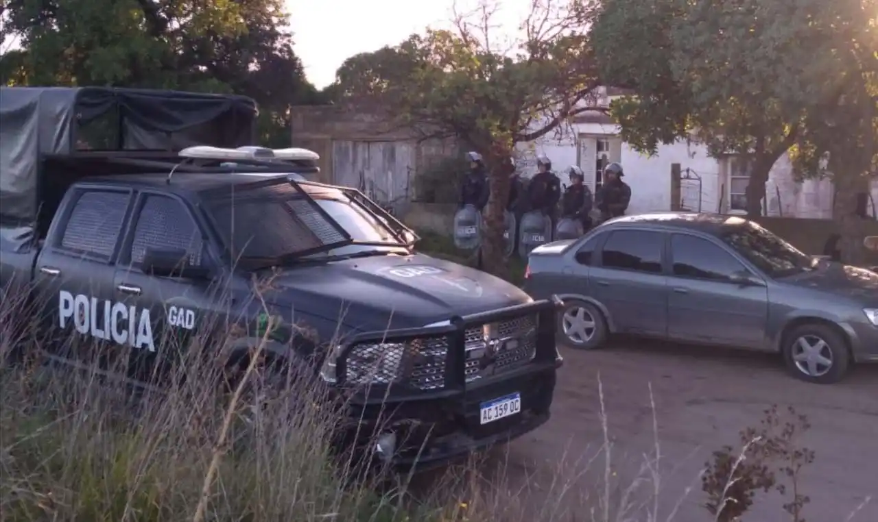 Investigan una causa por lesiones graves y realizaron allanamientos
