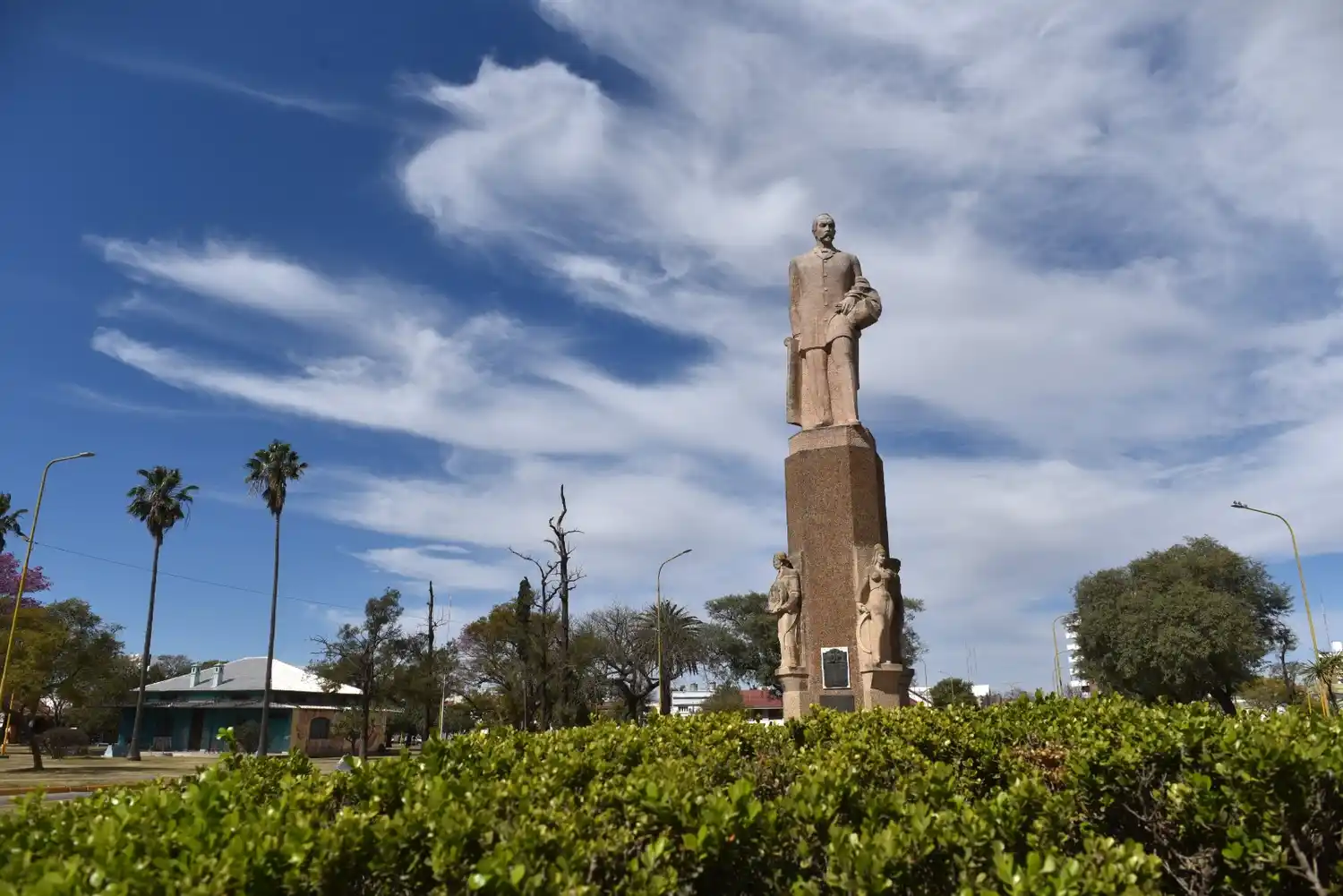 El monumento a Iturraspe: la “deuda impaga” con el fundador que demoró décadas en saldarse