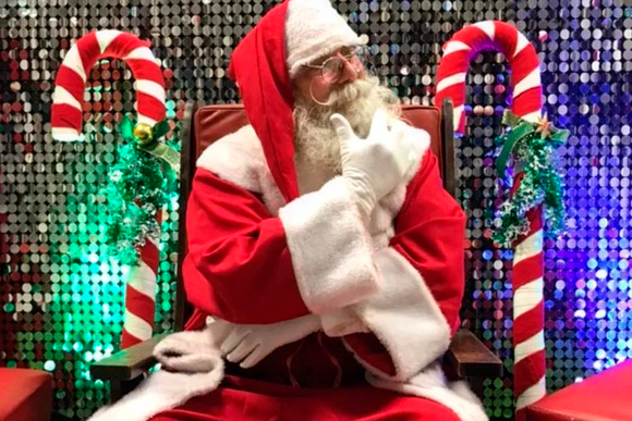 San Pedro celebra la Navidad y recibe a Papá Noel en el Palacio Municipal