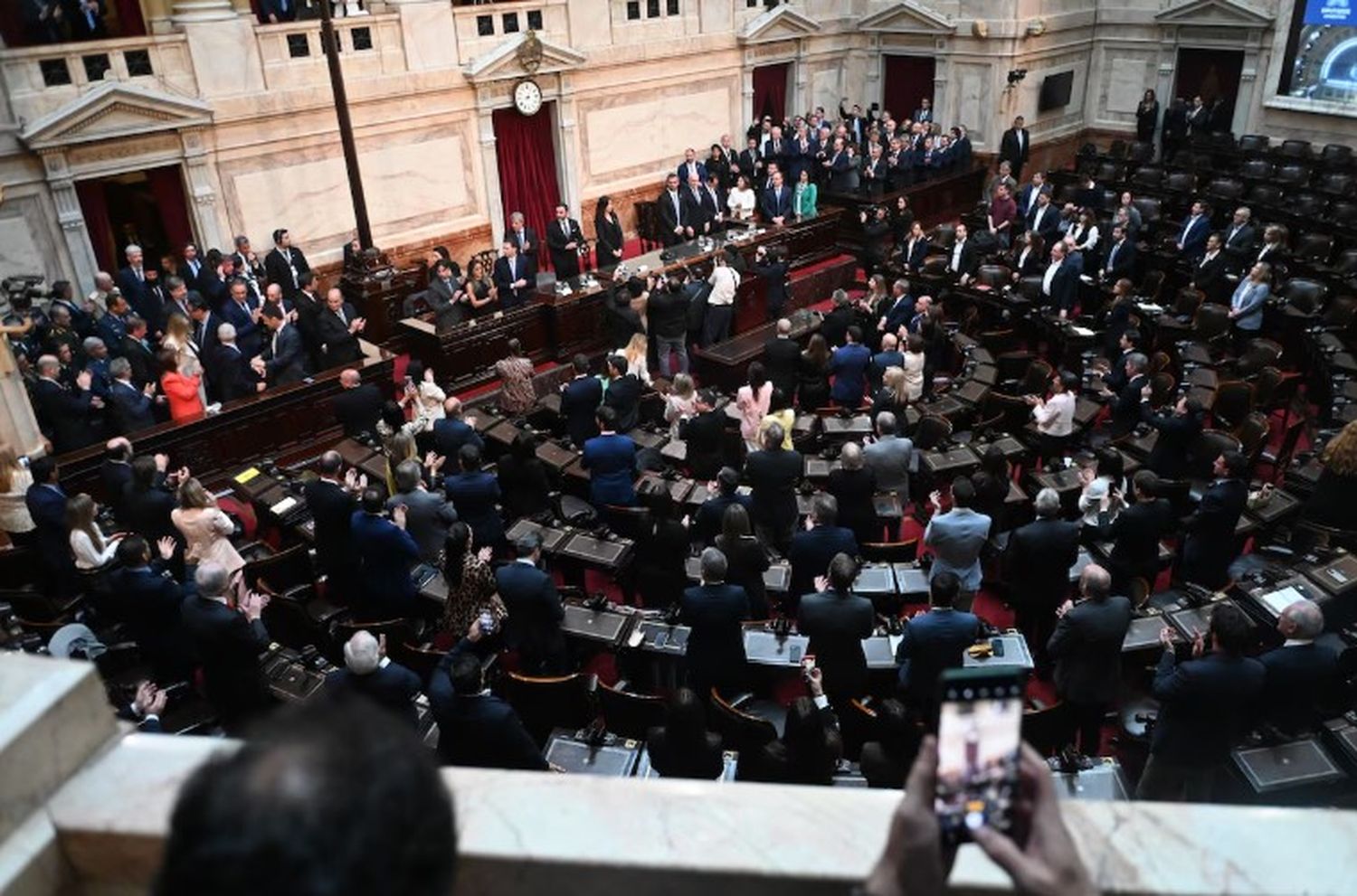 El Congreso espera a Milei con un recinto con muchas ausencias