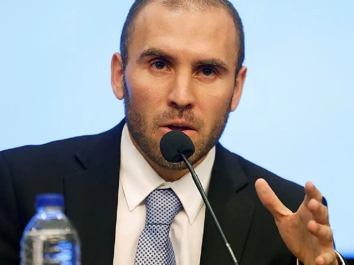 El Gobierno postergó al 30 de septiembre el pago de los bonos AF20