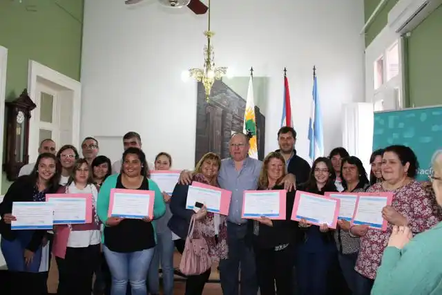 Se entregaron certificados a cuidadores domiciliarios