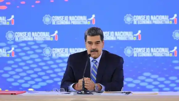 LA NARNIA DE MADURO: Venezuela ha crecido gracias al comercio, la cultura tributaria y los créditos en divisas