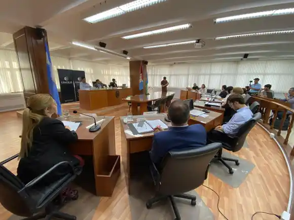 Tras una semana de debate, el Concejo aprobó el proyecto de pavimentación de media calzada de Bv. Yrigoyen