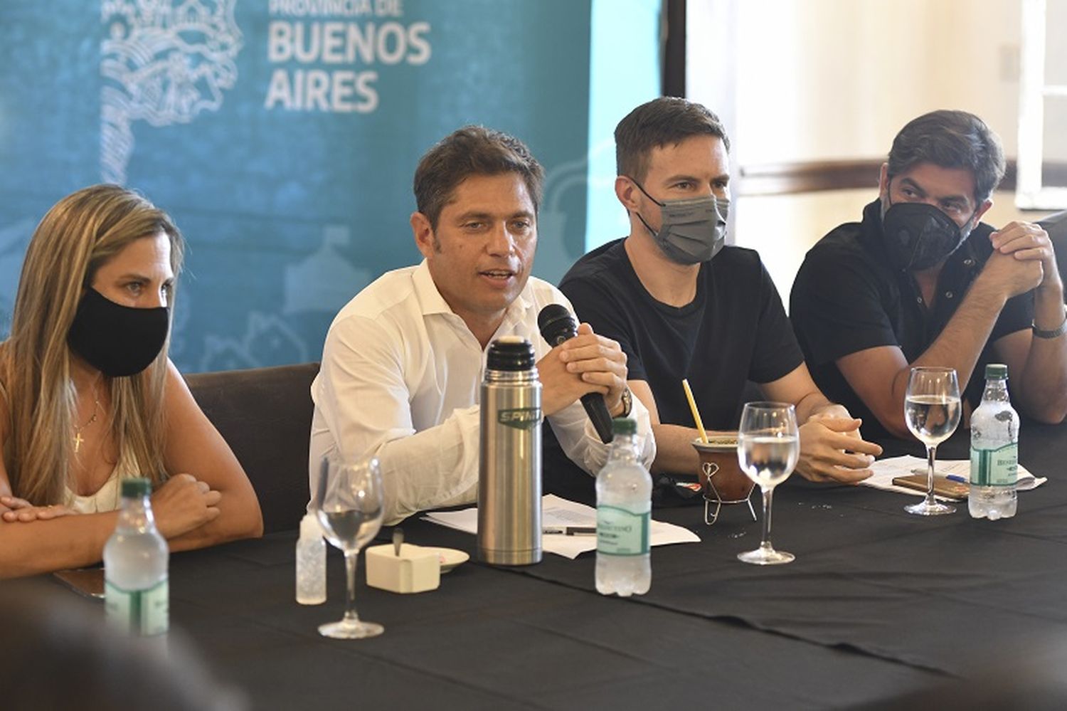 Kicillof con comerciantes y empresarios en Miramar: “Este verano marcará un antes y un después”