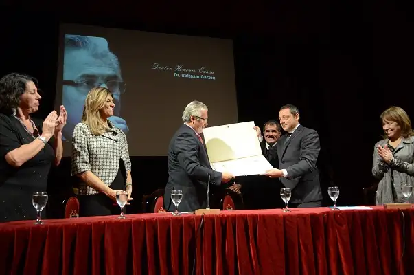 Baltasar Garzón recibió el título Doctor Honoris Causa en Entre Ríos
