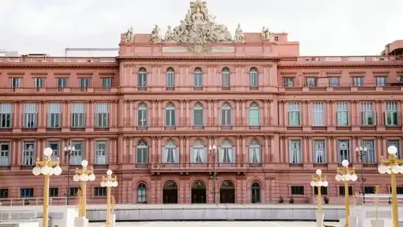 El gasto total del Estado cayó 30% entre enero y septiembre