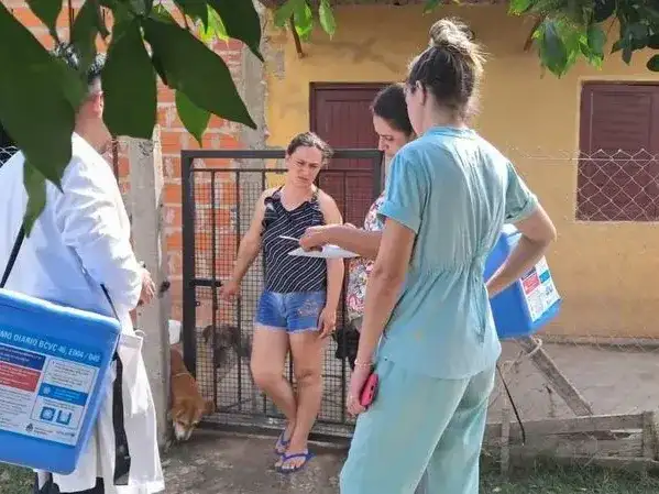El centro de salud María Luisa Espinoza 
sigue llevando las vacunas casa por casa