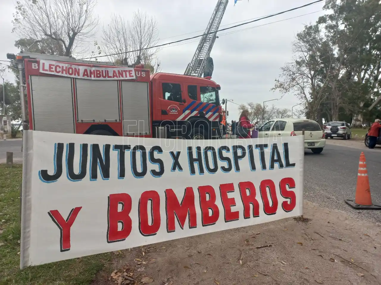 Lechón Ambulante: El domingo en Avenida Costanera se llevó a cabo una jornada de venta de bonos