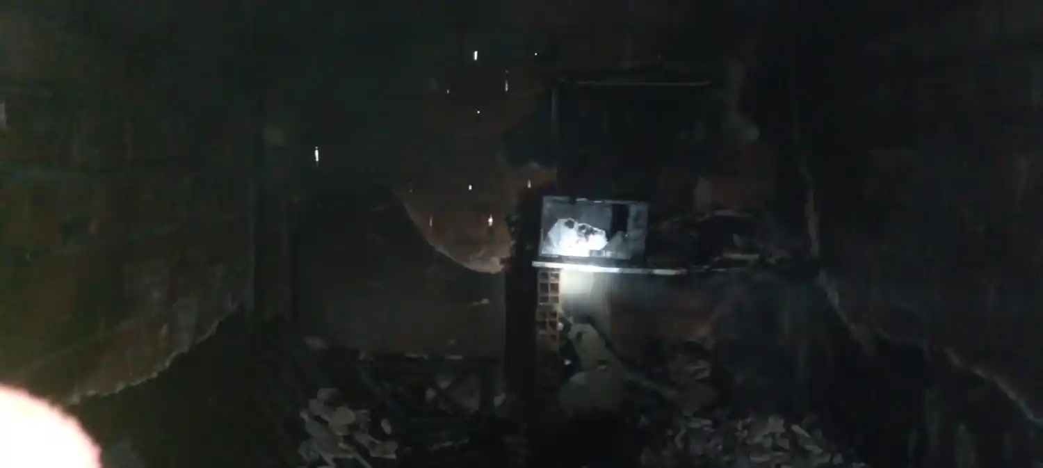 Una estufa provocó un incendio en una vivienda