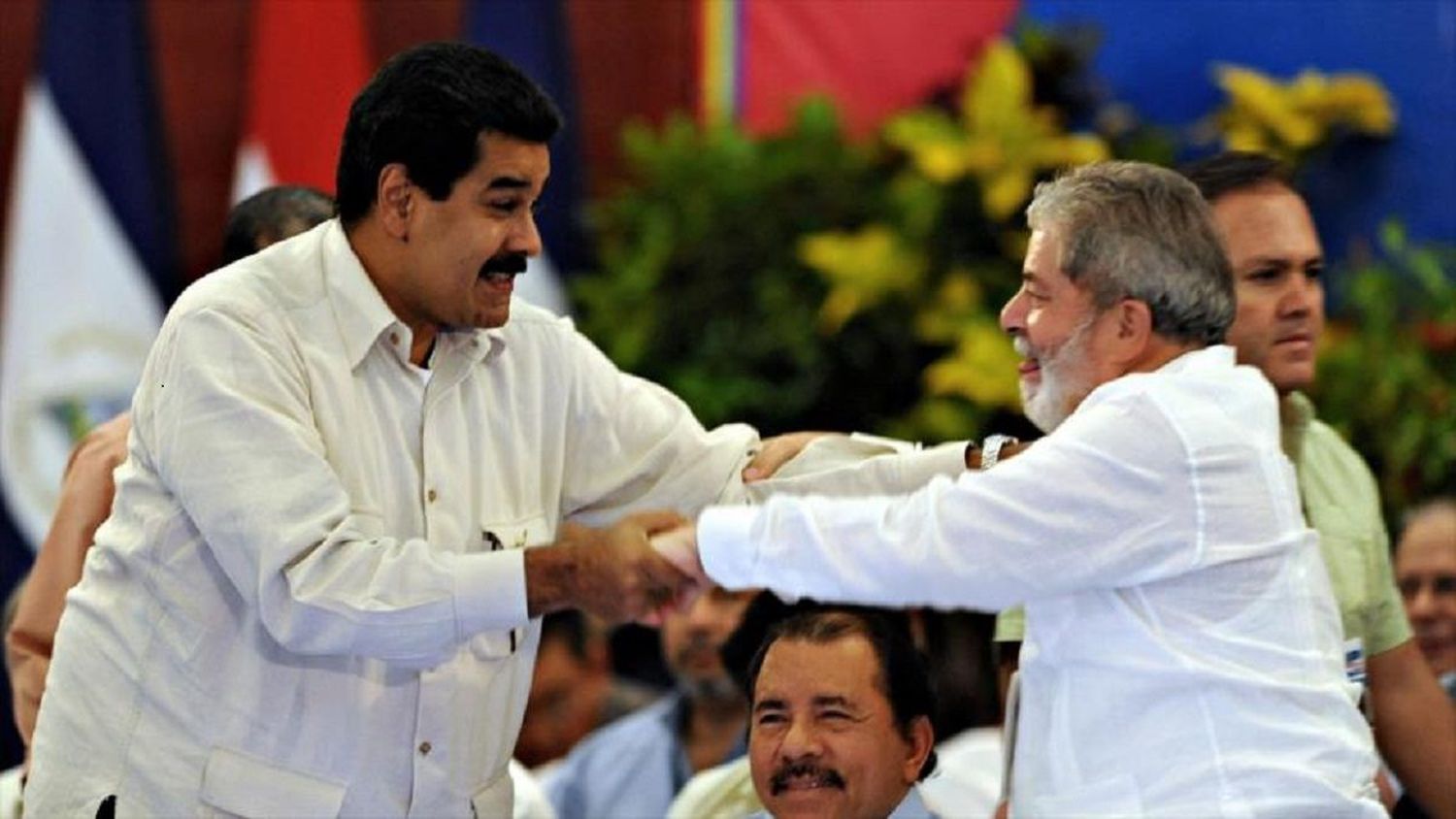 ¿SE ATREVERÁ A IR? Brasil levanta restricciones sobre Maduro para la investidura de Lula Da Silva