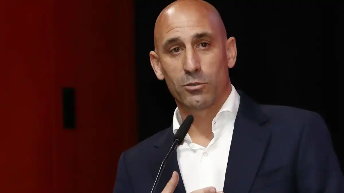 FIFA suspende a Rubiales: Pedro Rocha asume la presidencia interina de la RFEF