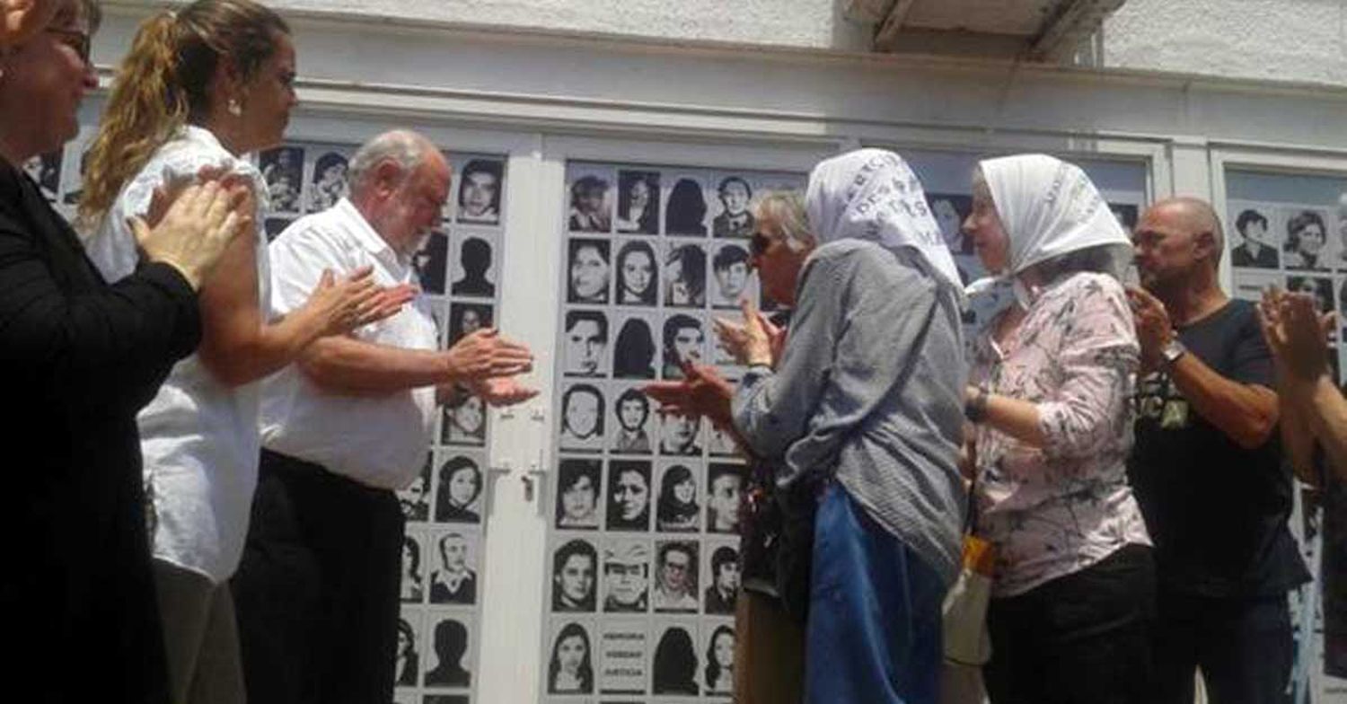Inauguraron mural de desaparecidos de la ciudad durante la Dictadura