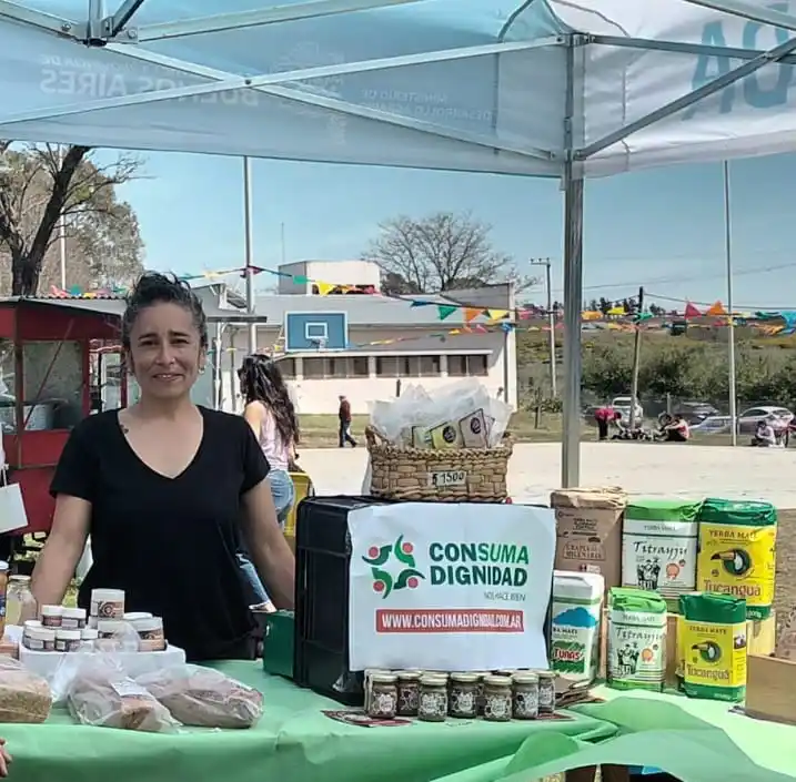 De Colombia con amor: es artista plástica, vendió arepas, trabaja en la economía social y elige Tandil