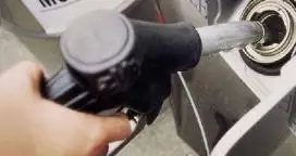 Petroleras presionan por nuevo aumento de combustibles