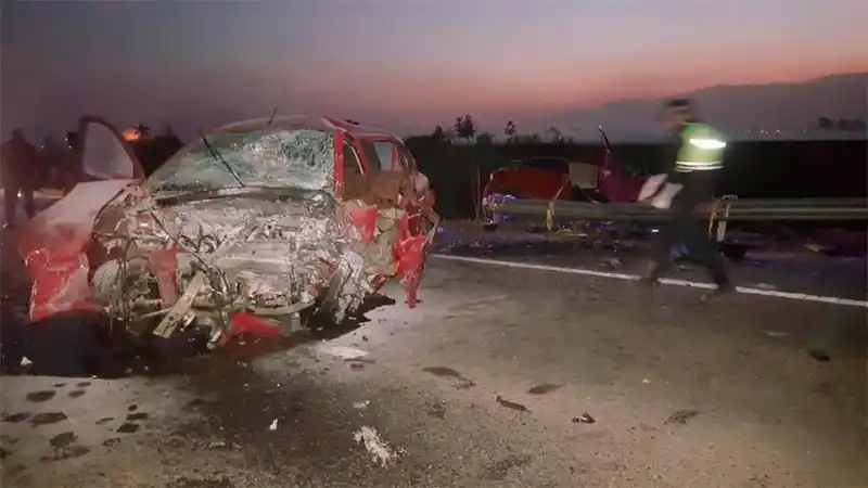 Rutas trágicas: Cuatro docentes murieron en un choque frontal 