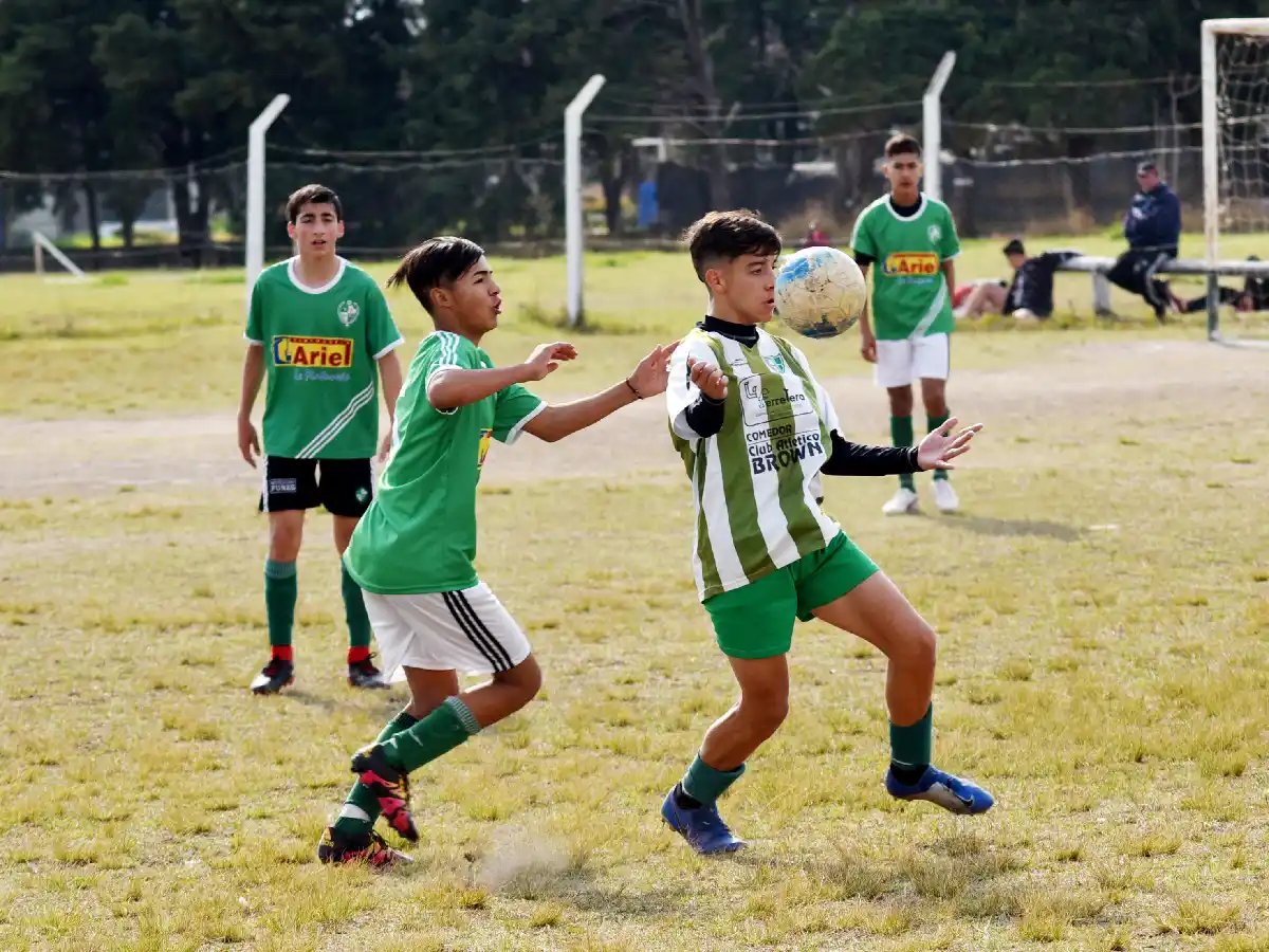 Hubo acción en la Liga Juvenil