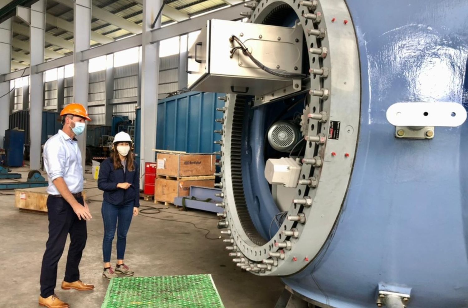 Empresa marplatense ensambla el primer aerogenerador de la provincia con el mayor índice de tecnología nacional