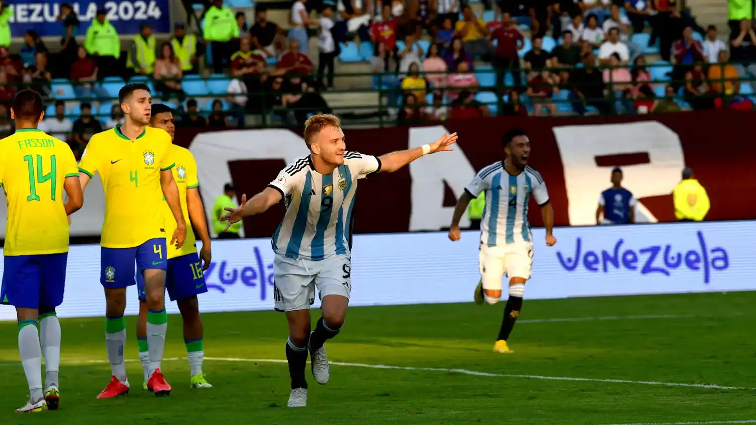 El minuto 77 fue el soñado por Luciano Gondou, quien venía de ser suplente y terminó como máximo artillero del equipo de Mascherano.