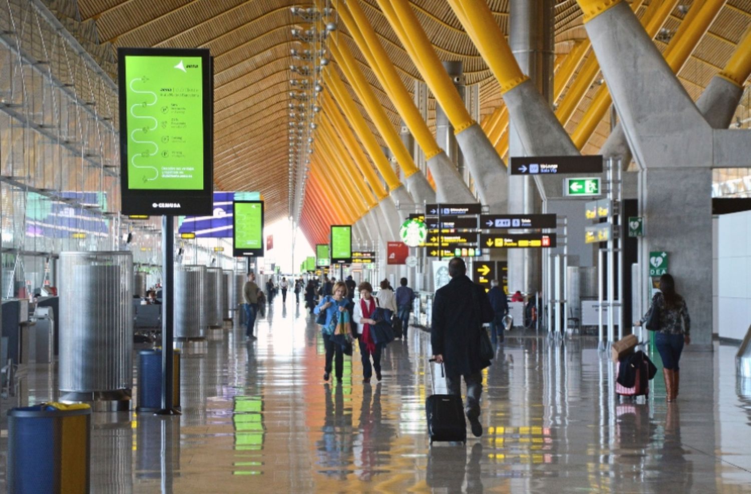 El Gobierno exceptúa de cumplir la cuarentena a argentinos que viajen al exterior por trabajo