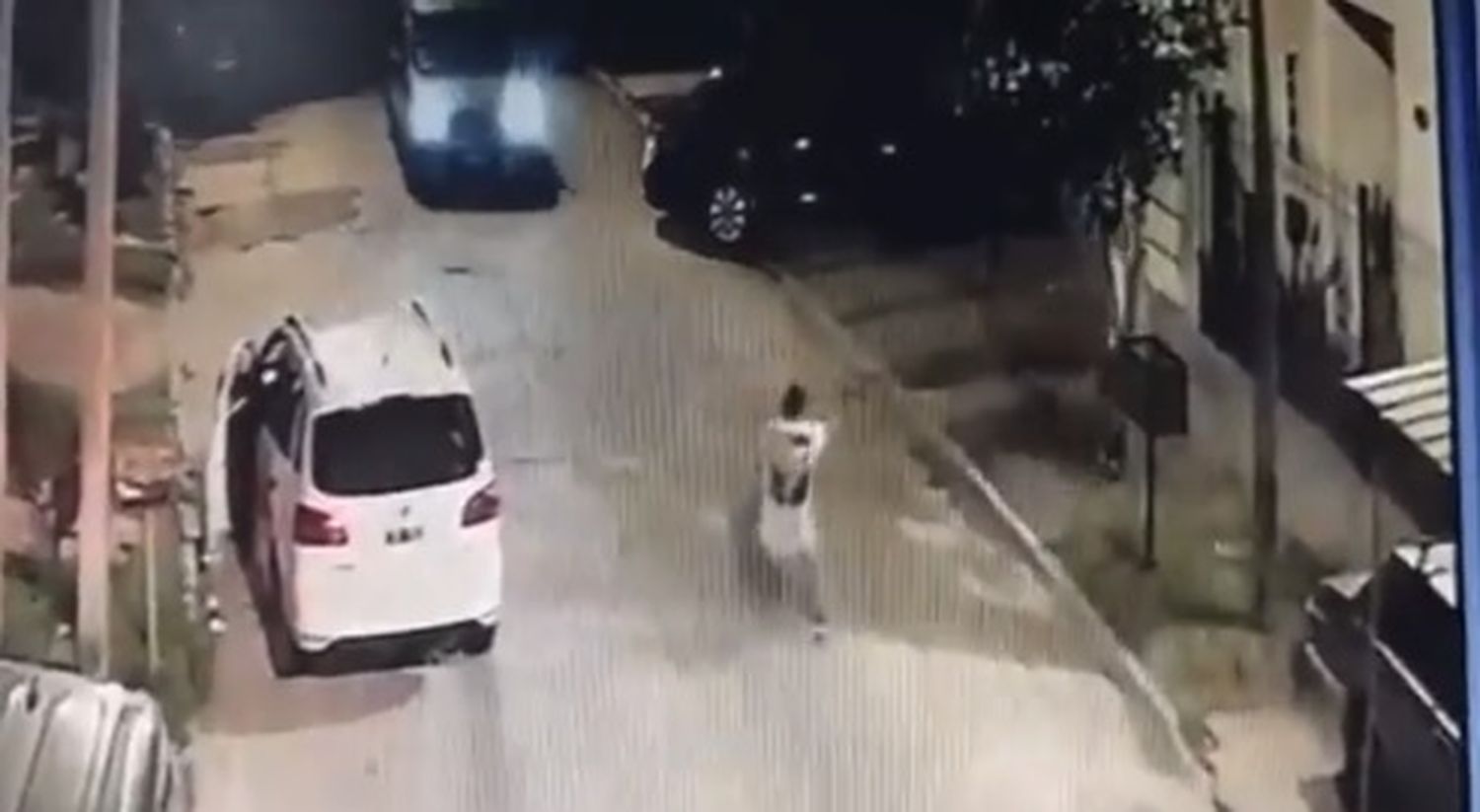 La Matanza: Se tiroteó con delincuentes, le robaron el auto pero se salvó