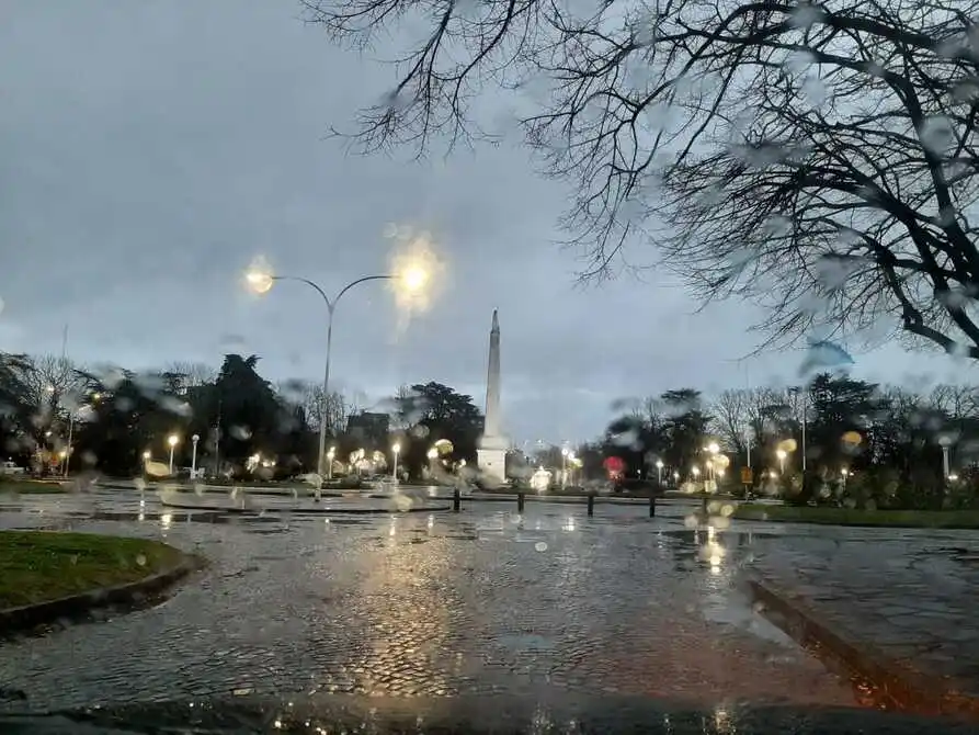 Temporal y alerta meteorológico en distritos de la costa atlántica: Se suspenden las clases en varias ciudades