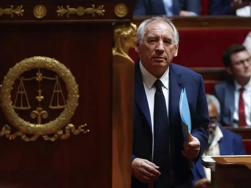 El primer ministro francés, François Bayrou, no fue avalado por la Asamblea Nacional y renunciará hoy.