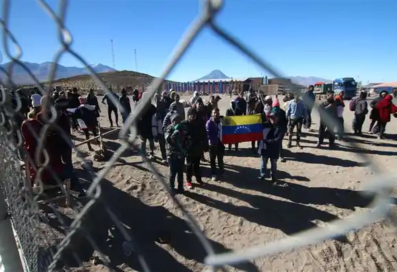 LA ÚLTIMA DEL TREN DE ARAGUA: secuestra venezolanas en Bolivia y obliga a sus esposos a llevar droga a Chile