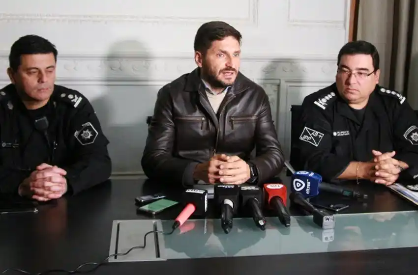 Pullaro admitió que no había policía en la puerta del sindicato de taxis al momento de la amenaza