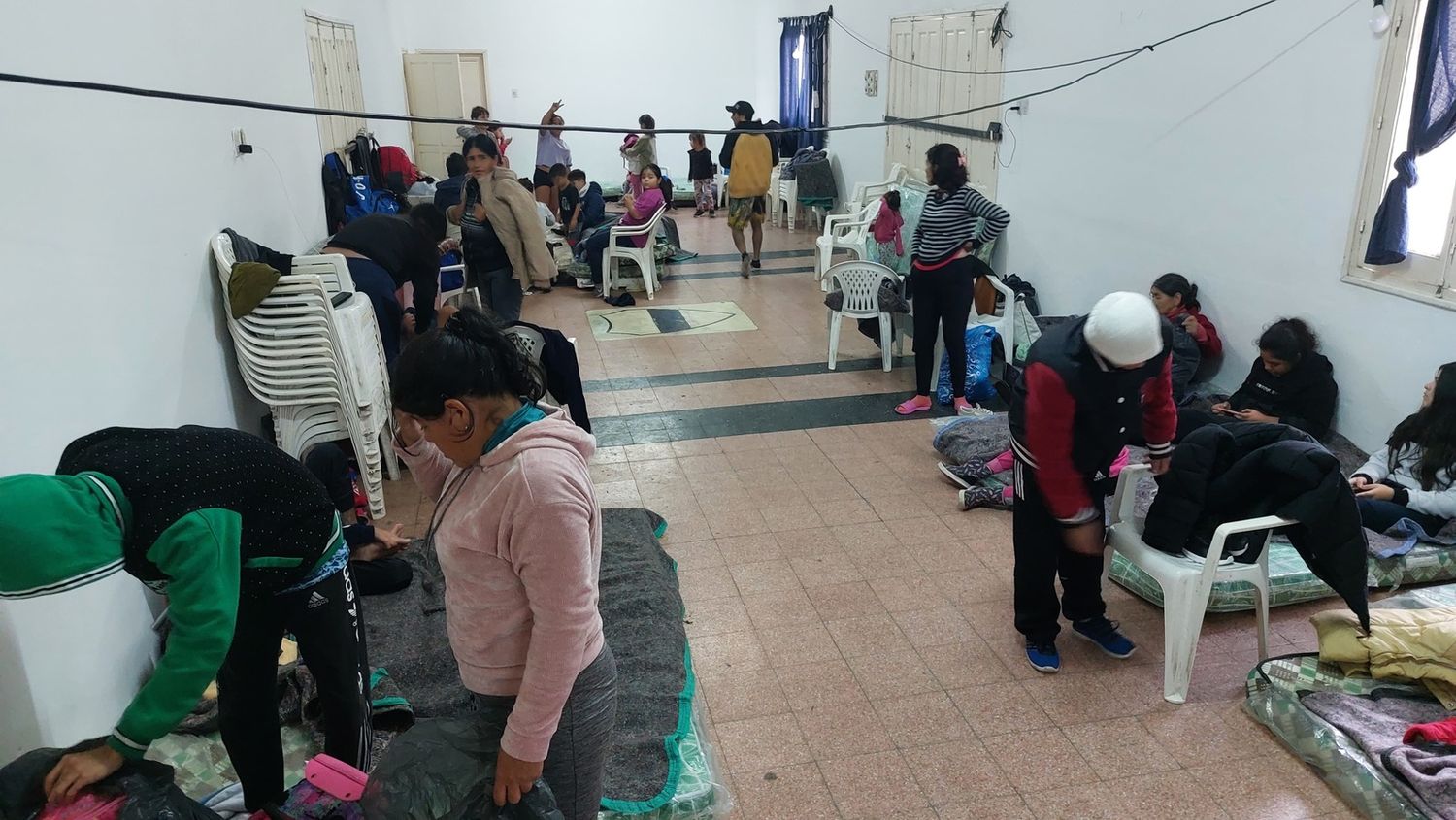 Vera vive el peor momento de su historia, en medio del agua, la solidaridad y la bronca