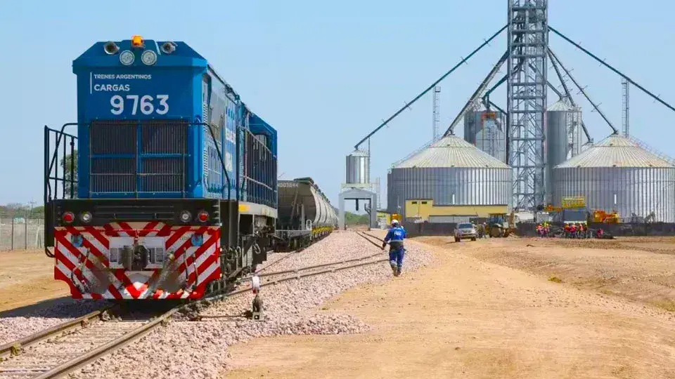 Tras largos años de abandono, analizan reactivar un tren clave para Vaca Muerta y la producción