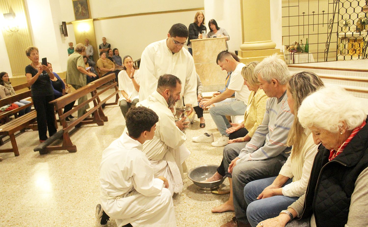 Con la celebración del lavado de los pies y la última cena, se recordó el Jueves Santo