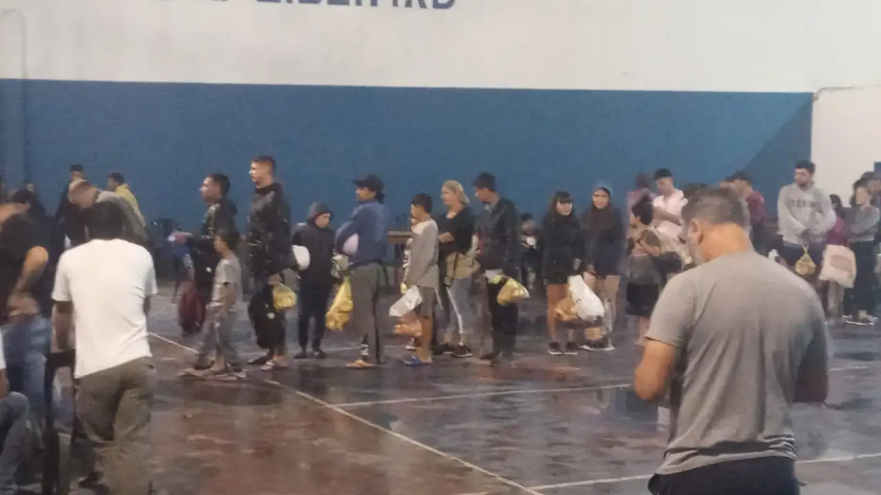 Las fuerzas de la comunidad se unieron para contrarrestar la emergencia.