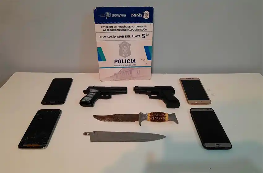 Caen tres mujeres que integraban una banda que robaba a remiseros