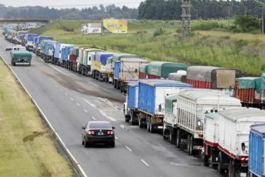 Paro de transportistas de carga: podría generar desabastecimiento de productos esenciales