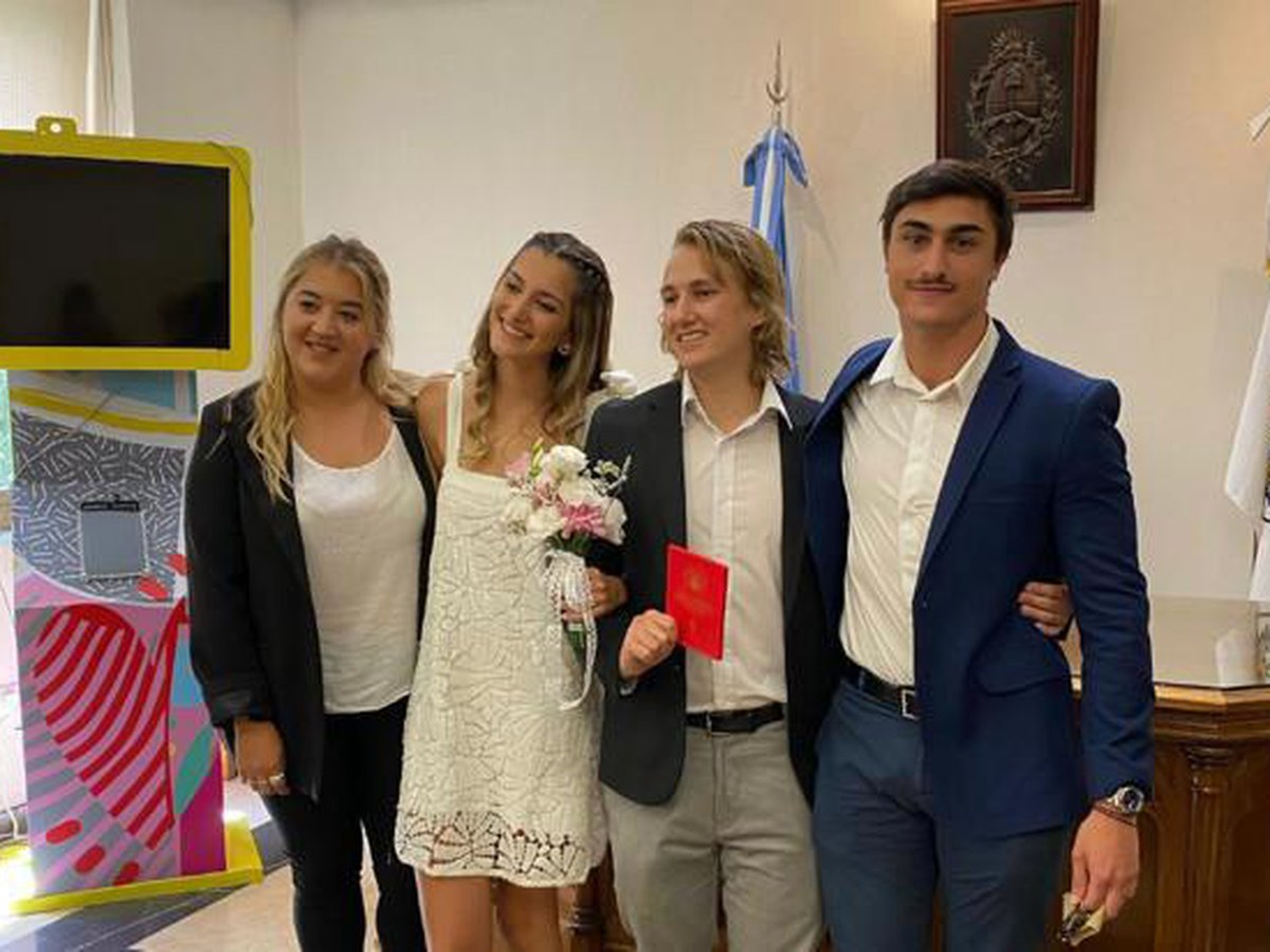 Fue como testigo a la boda de su amigo, pero terminó casado con su novia