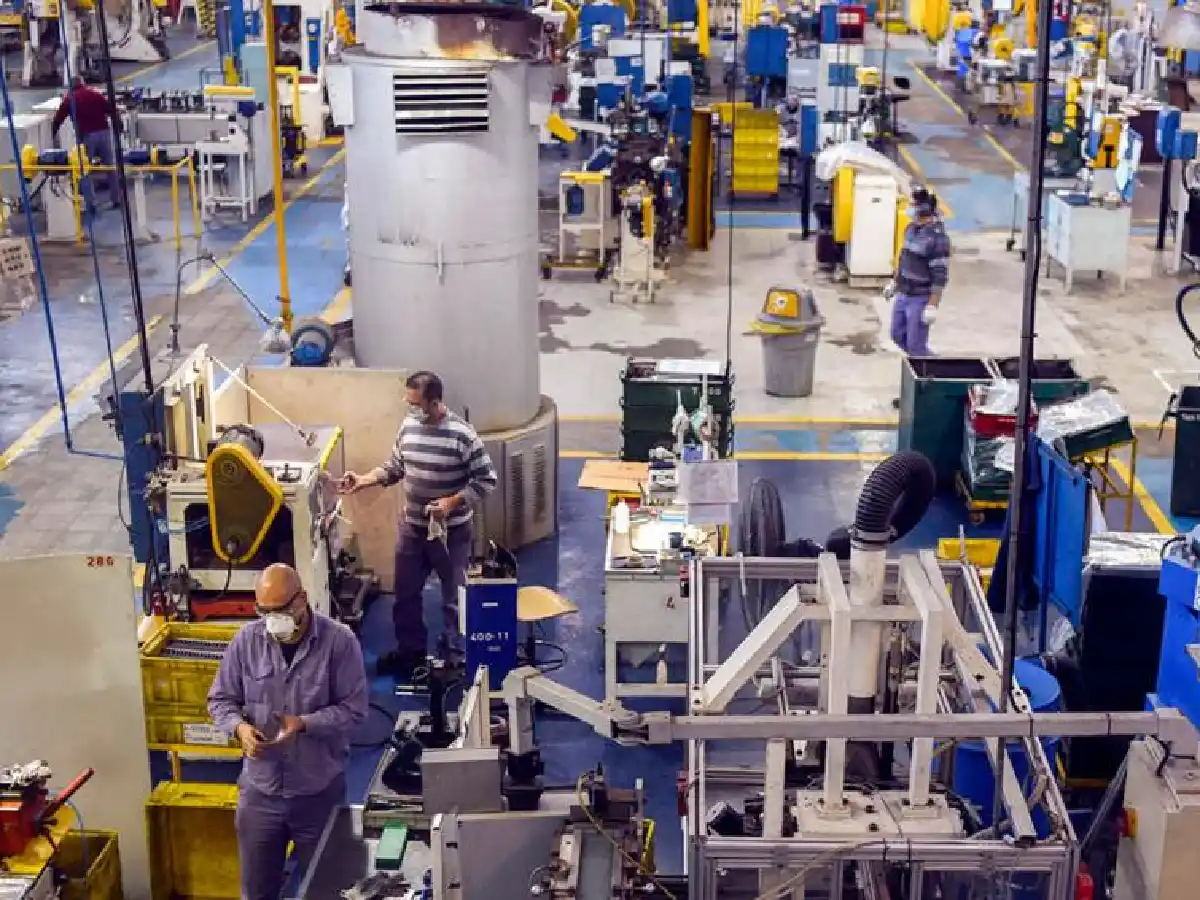 La industria se recuperó en febrero del rebrote de Covid y creció 10,8% interanual