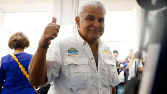 PRESIDENTE de PANAMÁ anuncia que estaría dispuesto a OFRECER «ASILO POLÍTICO  temporal» a Nicolás Maduro