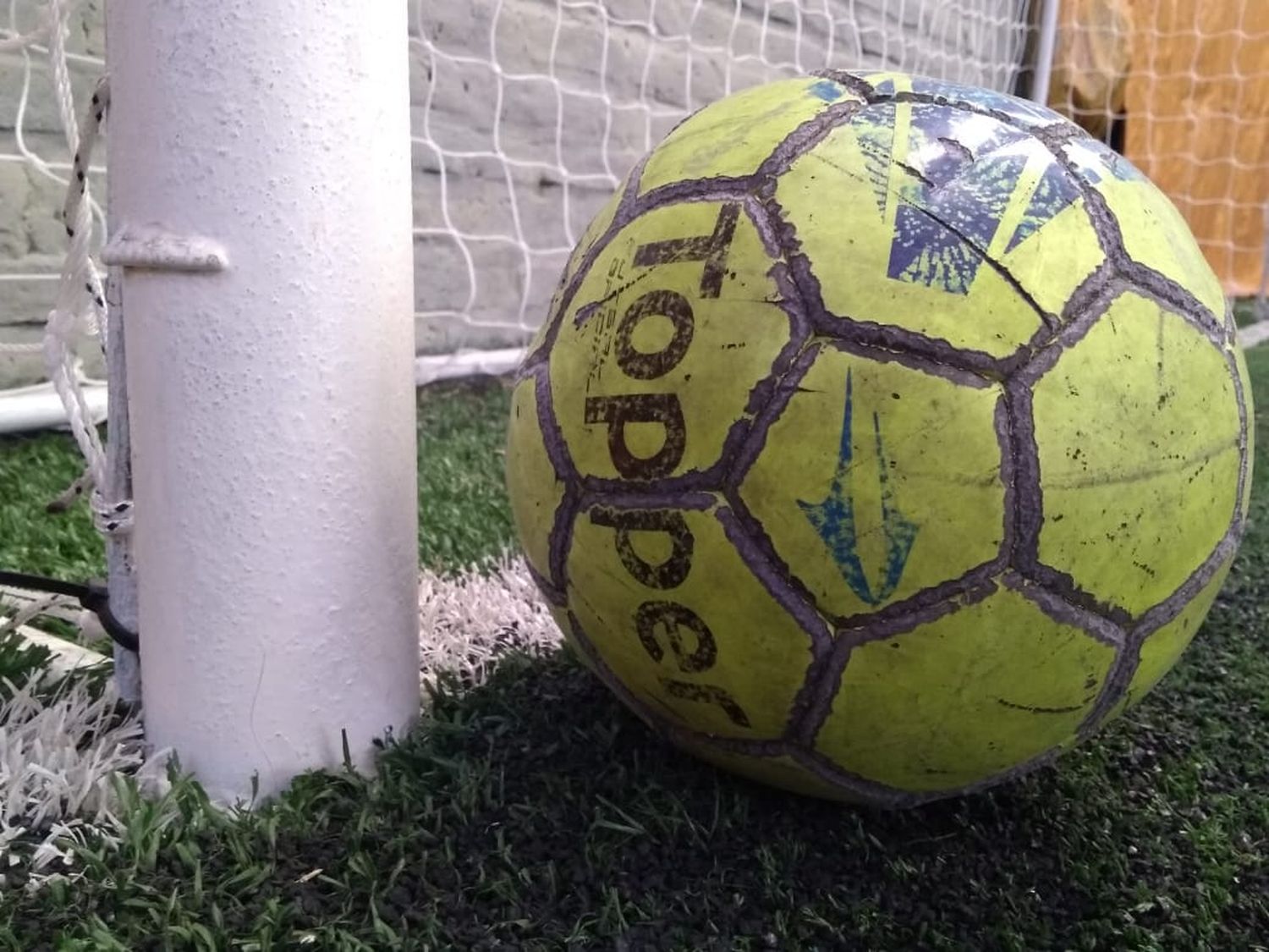 Reabren canchas de fútbol 5 tras casi ocho meses: Qué dice el protocolo