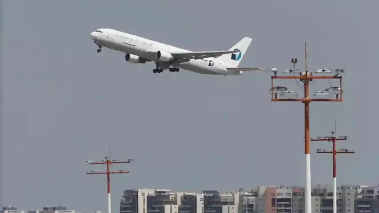 Luego de sesenta días, las aerolíneas de Irán retomaron los despegues desde la capital.
