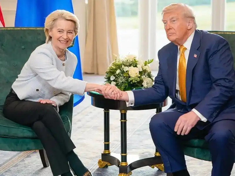 Úrsula von der Leyden y Donald Trump.