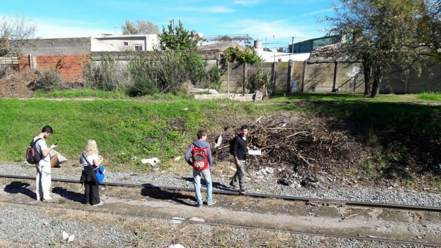 El proyecto “Derecho al espacio público” plantea recuperar terrenos adyacentes a las vías