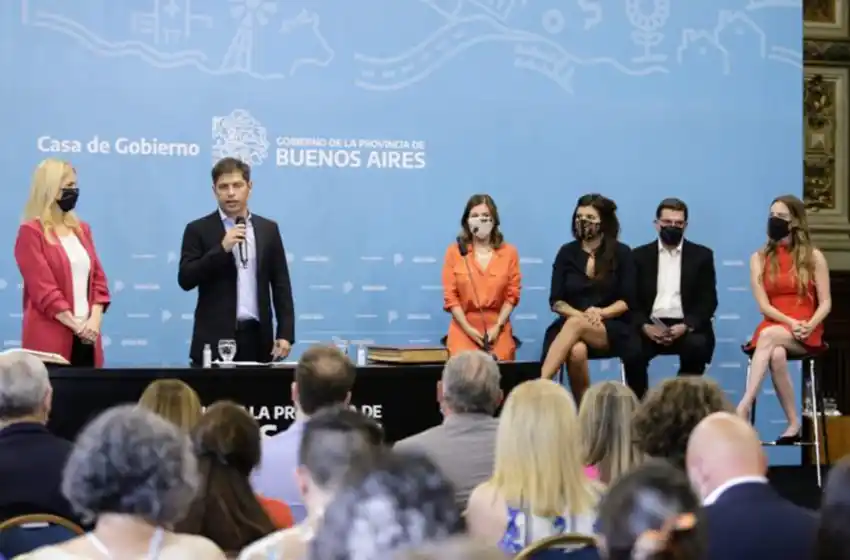 Juraron nuevos ministros y Kicillof llamó a encarar “una etapa de transformación”