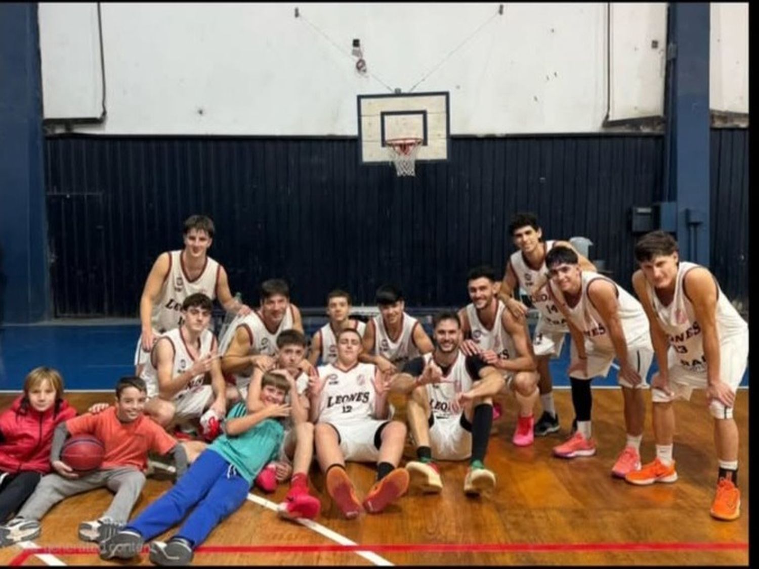 Festejos de 9 de Julio e Independiente en el "Memo Bertoldi"