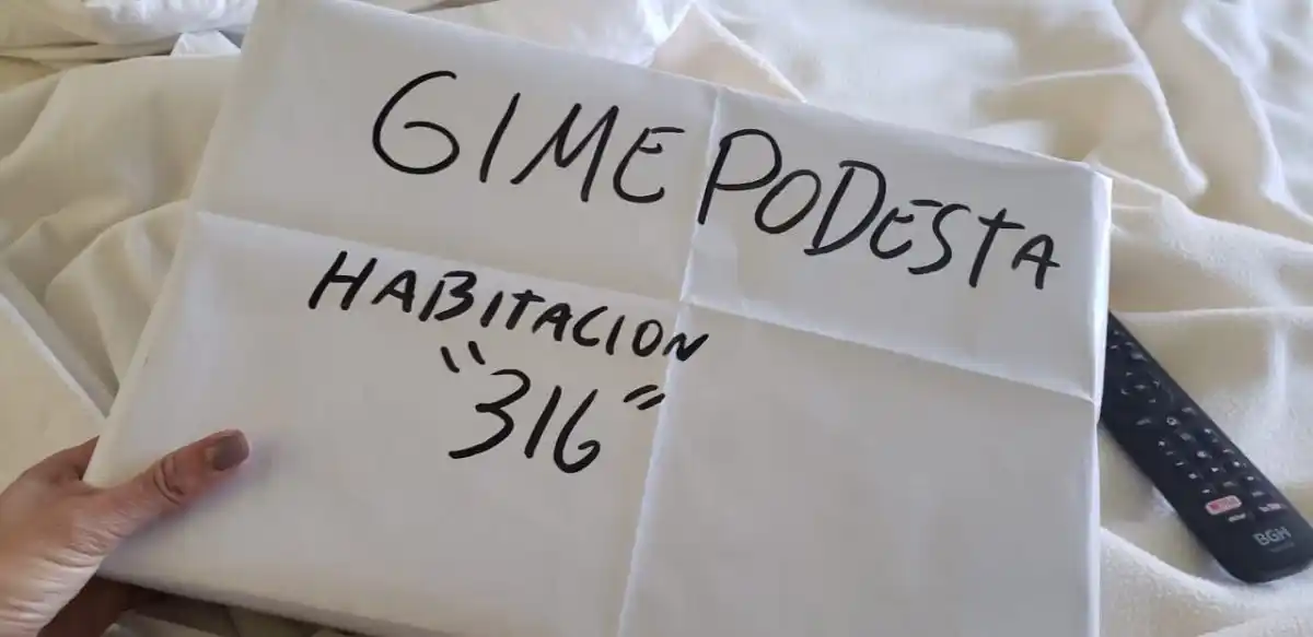 Familiares y amigos pueden enviarle comida, libros o ropa a través del personal sanitario