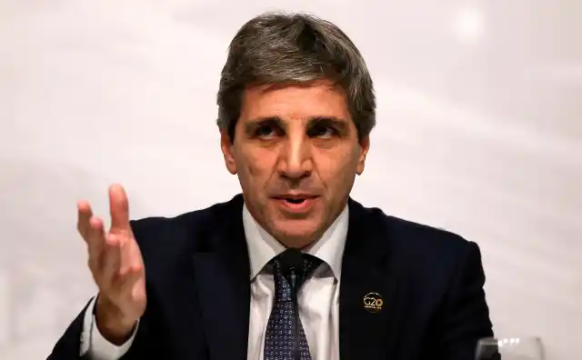 Luis Caputo: “La gente va a tener que vender dólares para pagar impuestos”