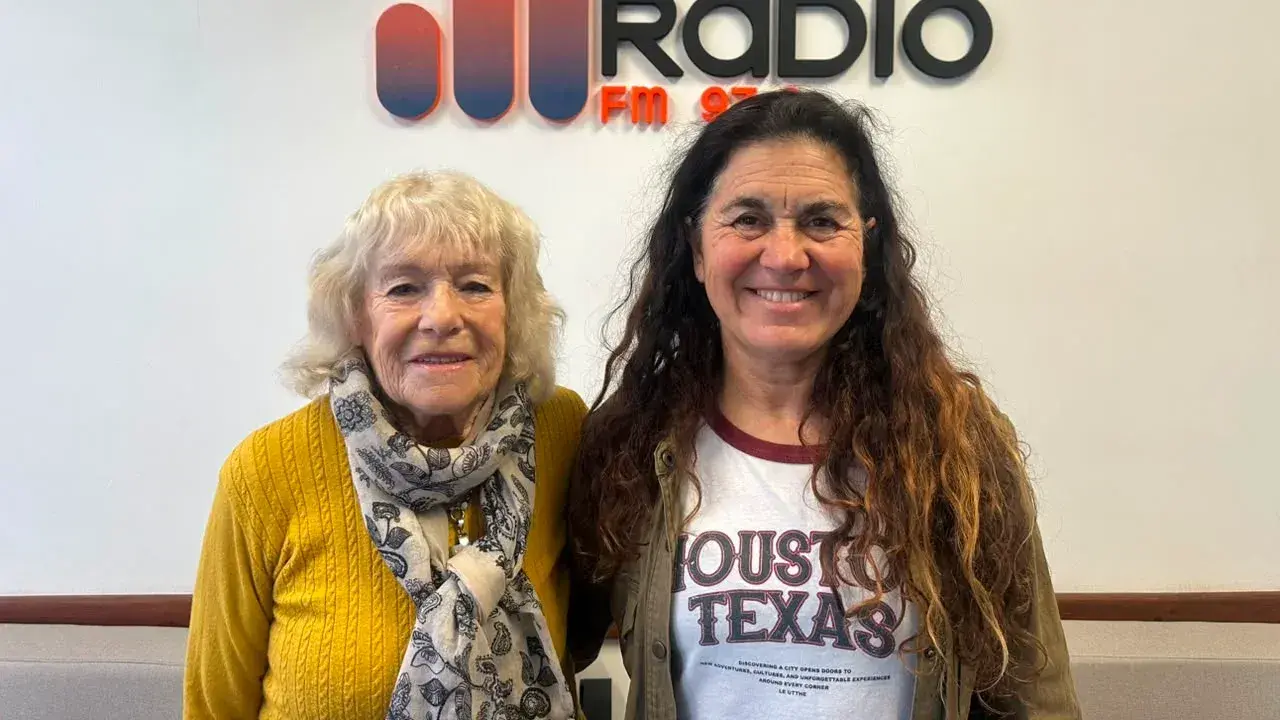 Ana María Cattaneo y Cristina Camarero, integrantes del CAAN, en Ecos Radio.