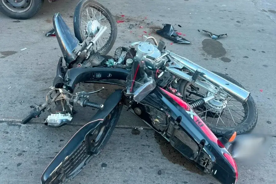 Choque fatal en zona oeste: murió un joven motociclista e investigan al conductor de una camioneta