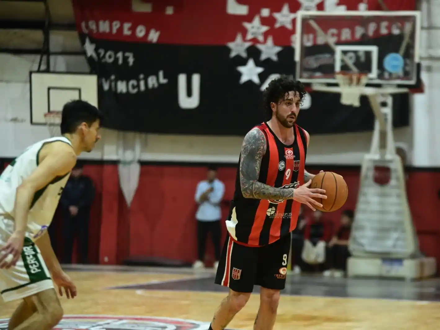 Aquiles Montani, con un promedio de 19 puntos, fue el goleador rojinegro en los 3 juegos de la serie por el ascenso.